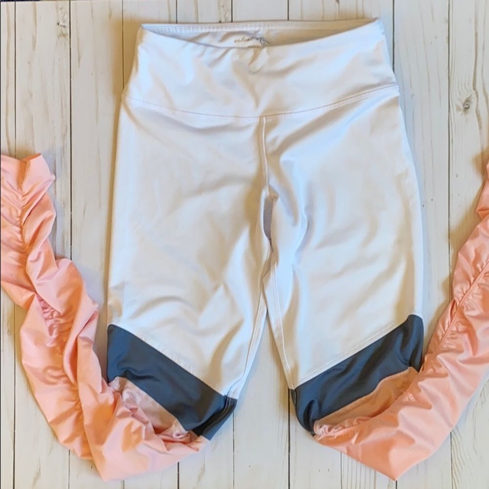 Women’s Velvet Rose Athletic Leggings